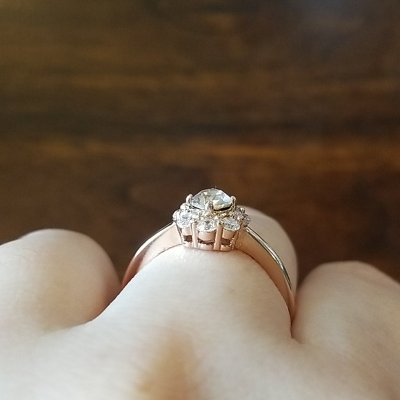 Rose Gold Ring - Picture 4 of 7